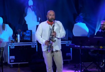 Happy – Pharrell Williams – Palo Hoďa – saxophonist – Live stream concert 17.4.2020